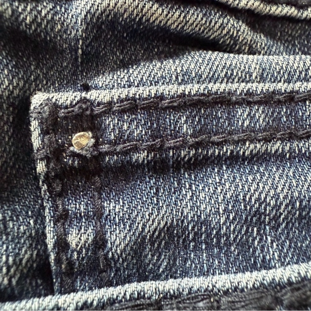 π YMI JEANS Low-Rise Skinny Distressed Denim Size 3 π - Picture 12 of 14